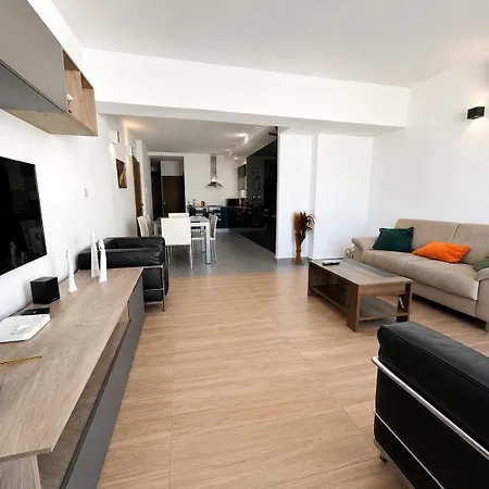 2br Sea View With Terrace & Bbq Appartamento Sliema